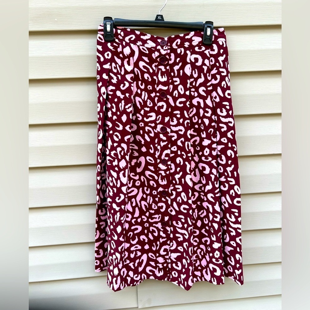 ModCloth size 8 full button A-line cheetah print burgundy swing skirt mobwife